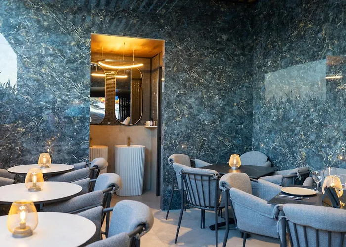 Hotel Punto Periférico Sur 5*